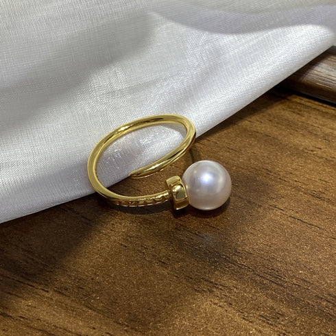Nail Shaped Pearl Ring - Chic & Trendy